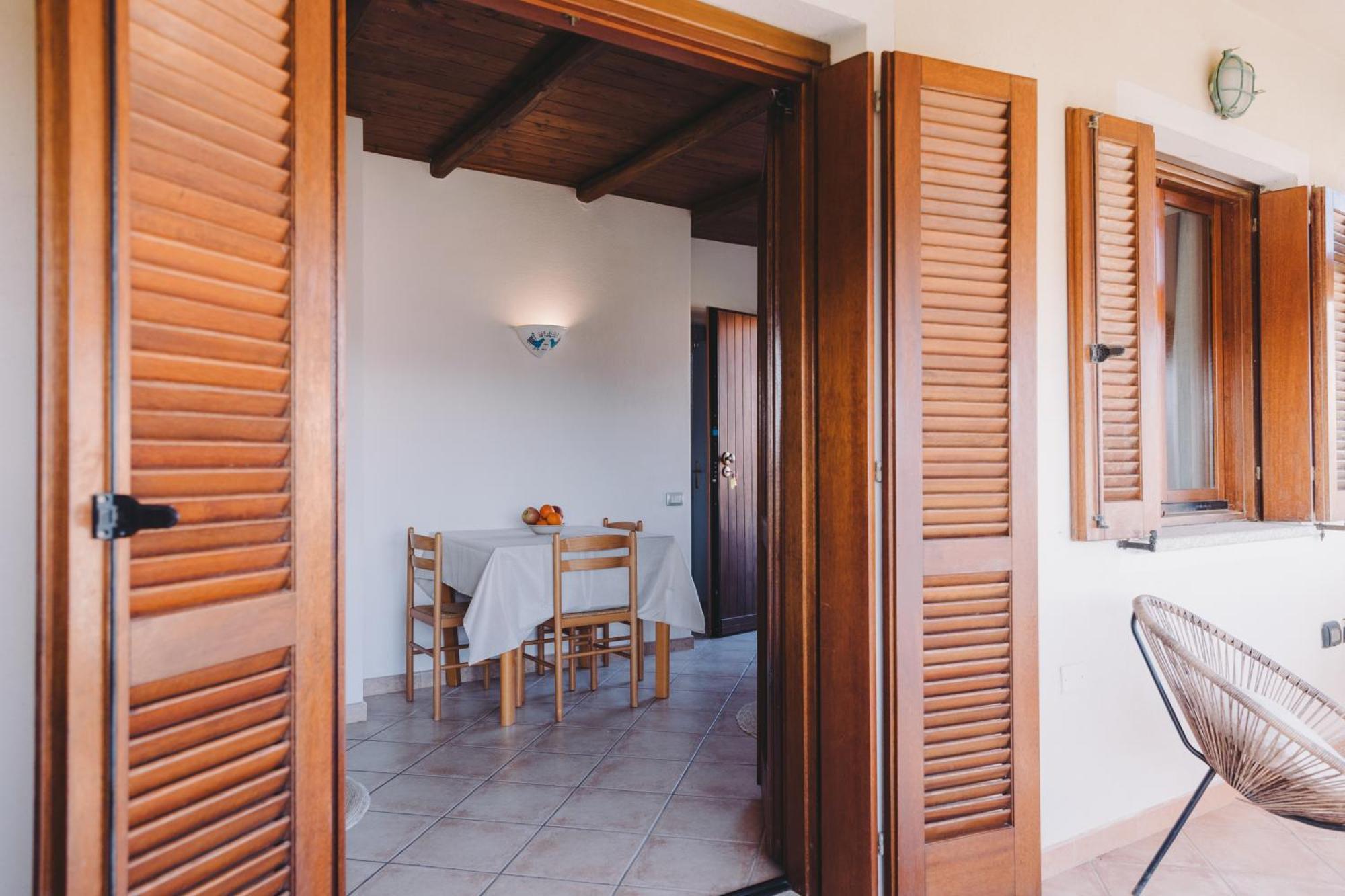 Cactus Mare Apartment Golfo Aranci Exterior foto
