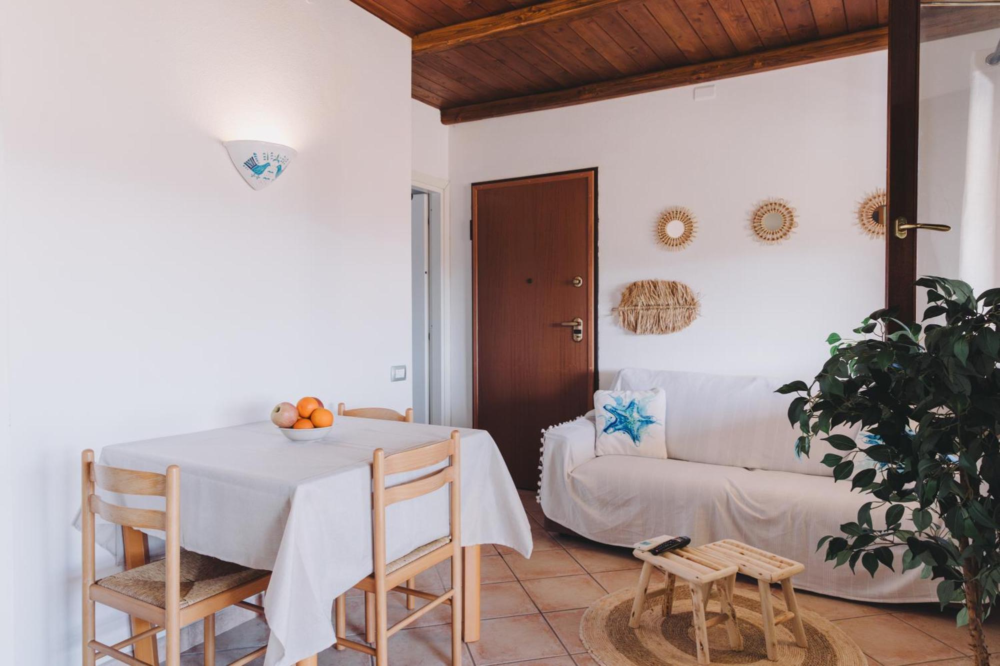 Cactus Mare Apartment Golfo Aranci Exterior foto