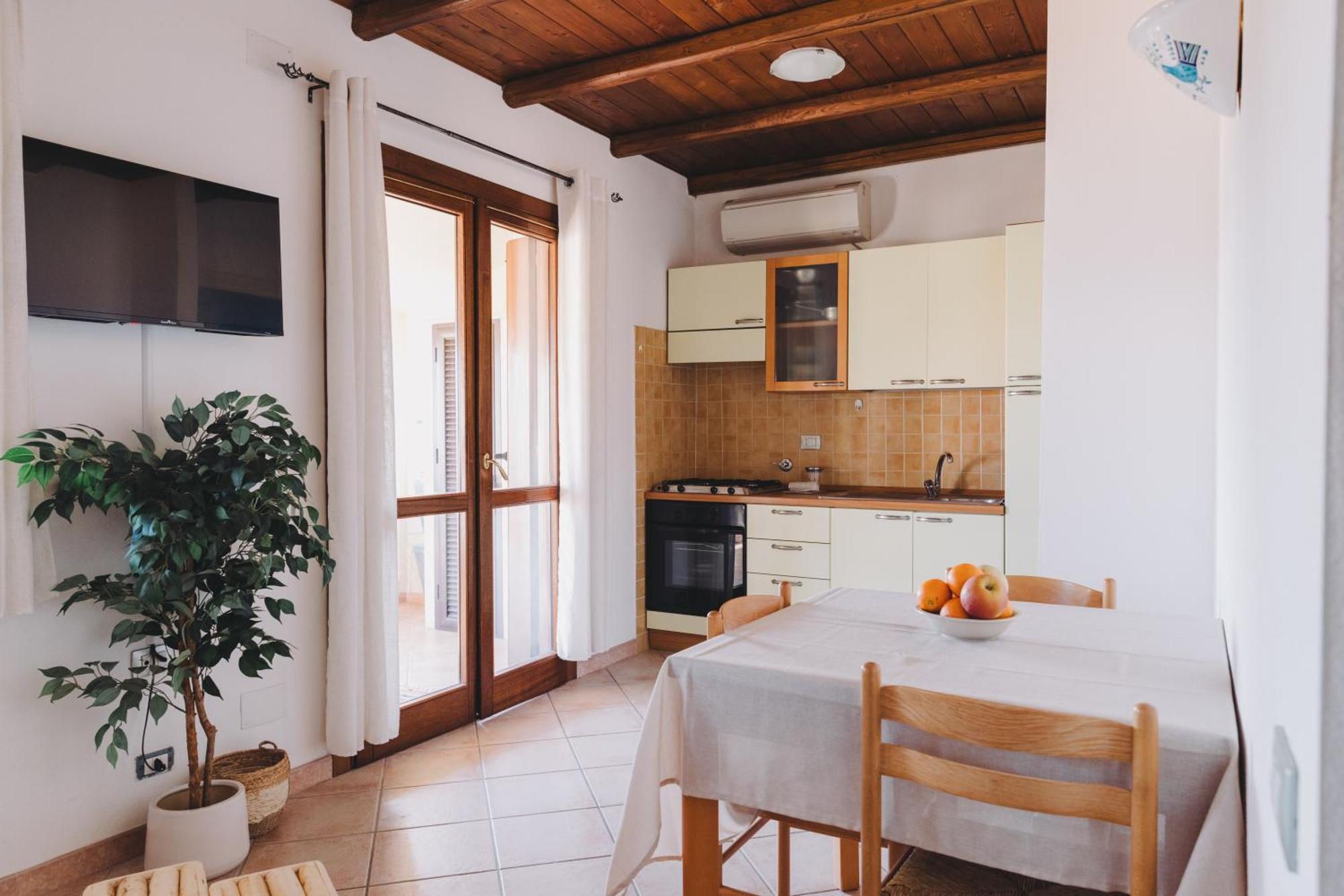 Cactus Mare Apartment Golfo Aranci Exterior foto