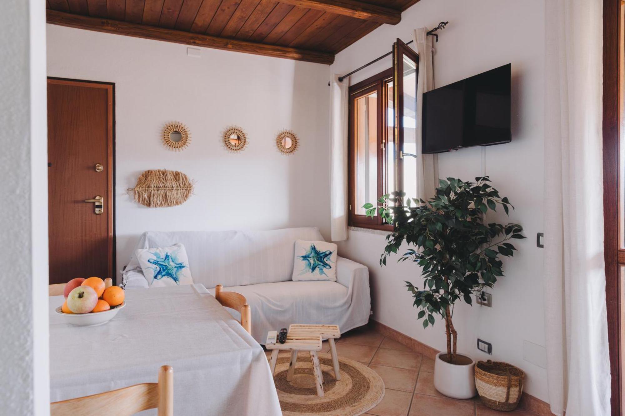 Cactus Mare Apartment Golfo Aranci Exterior foto