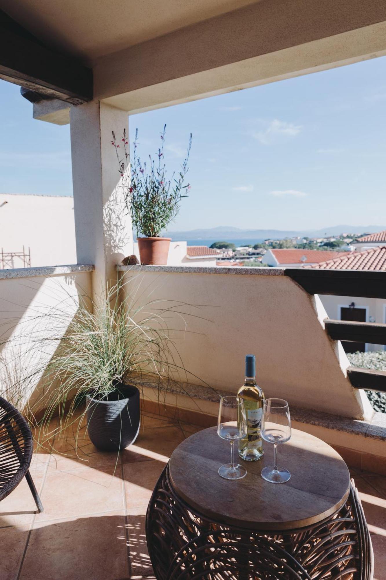 Cactus Mare Apartment Golfo Aranci Exterior foto